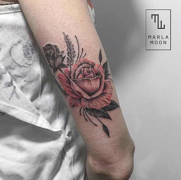 tattoo tatuagens linhas finas marla moon rosa