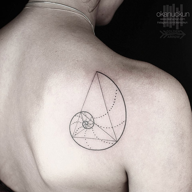 minimalismo geometria okan uckun tattoo
