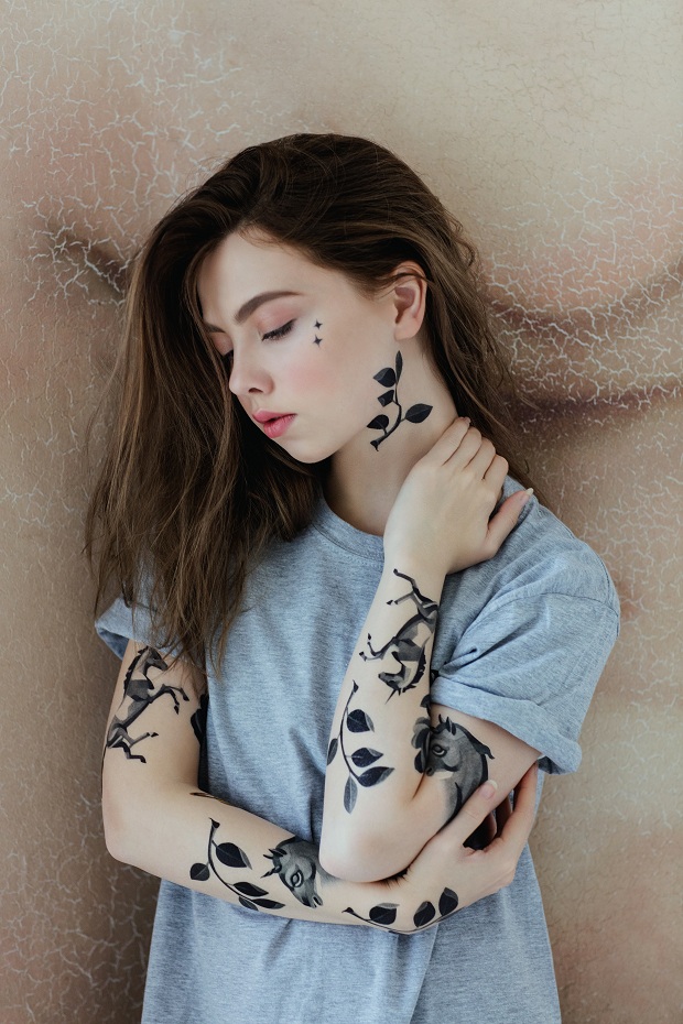 follow-the-colours-sasha-unisex-temporary-tattoos (7)