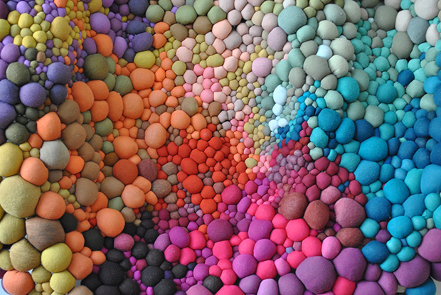 follow-the-colours-arte-bolas-tecido-coloridas-02