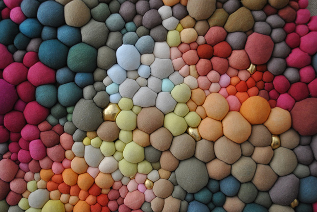 follow-the-colours-arte-bolas-tecido-coloridas-06