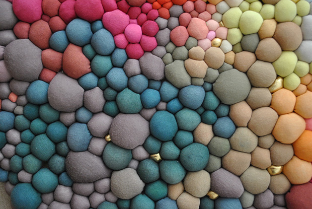 follow-the-colours-arte-bolas-tecido-coloridas-07